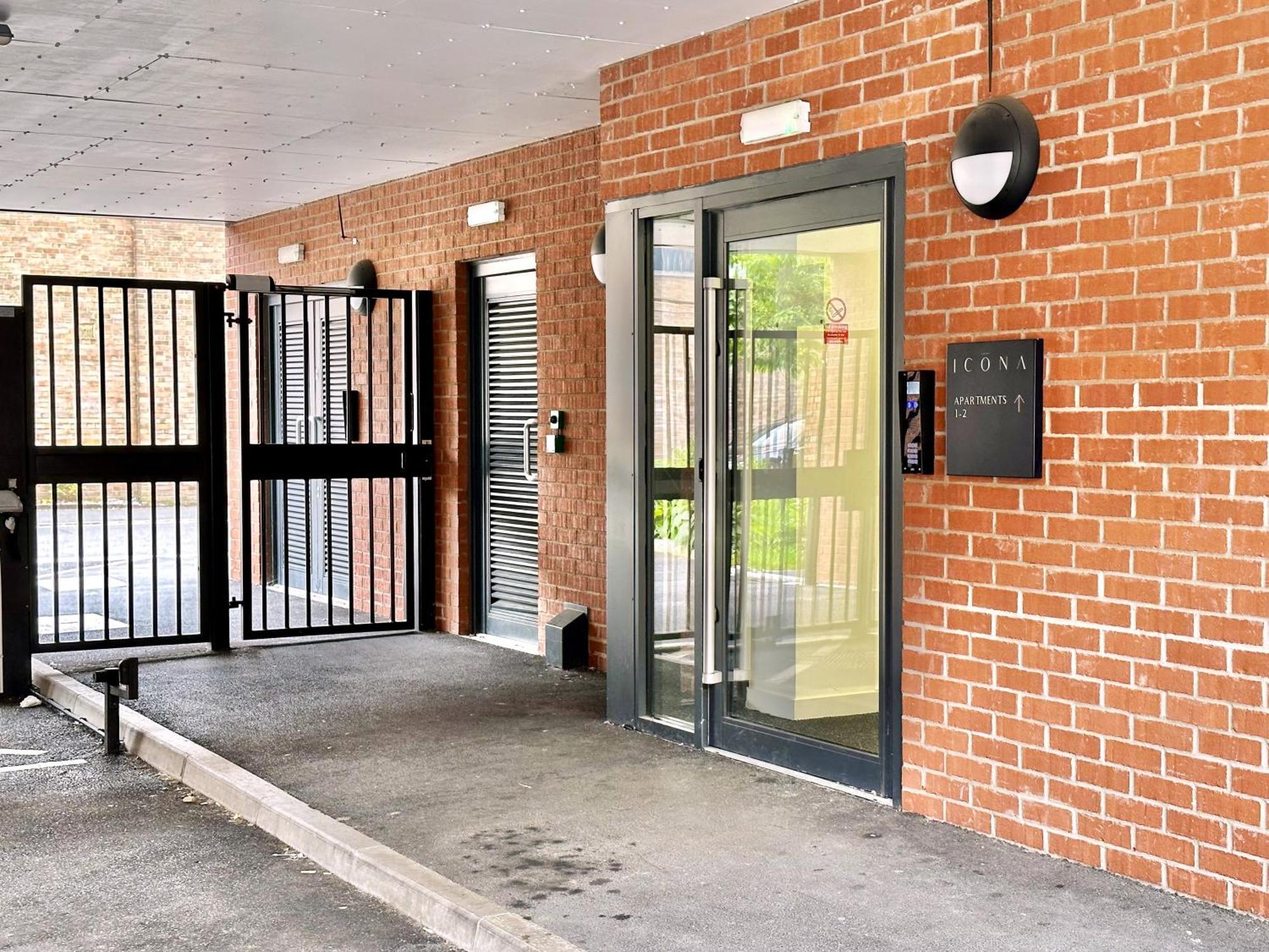 Icona Luxury Apartment With Minster Views & Allocated Parking York Exterior photo